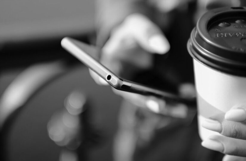 hands-coffee-smartphone-technology